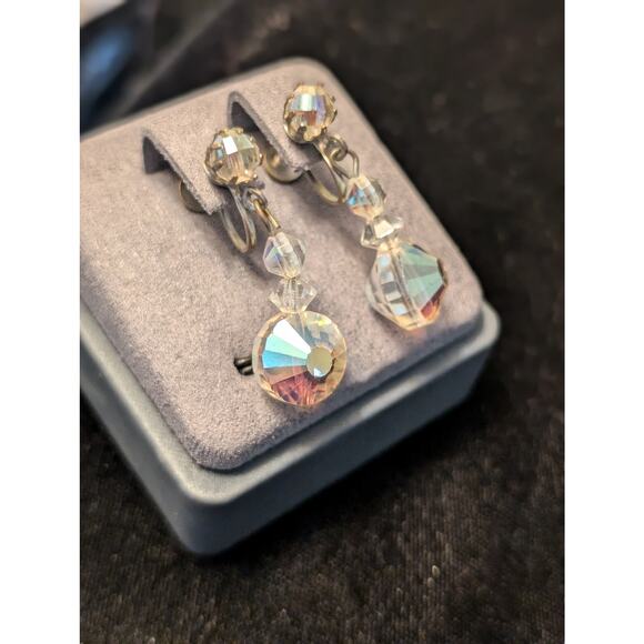 Unique Vintage Aurora Borealis AB Crystal Dangle Screw Back Earrings - Picture 6 of 7